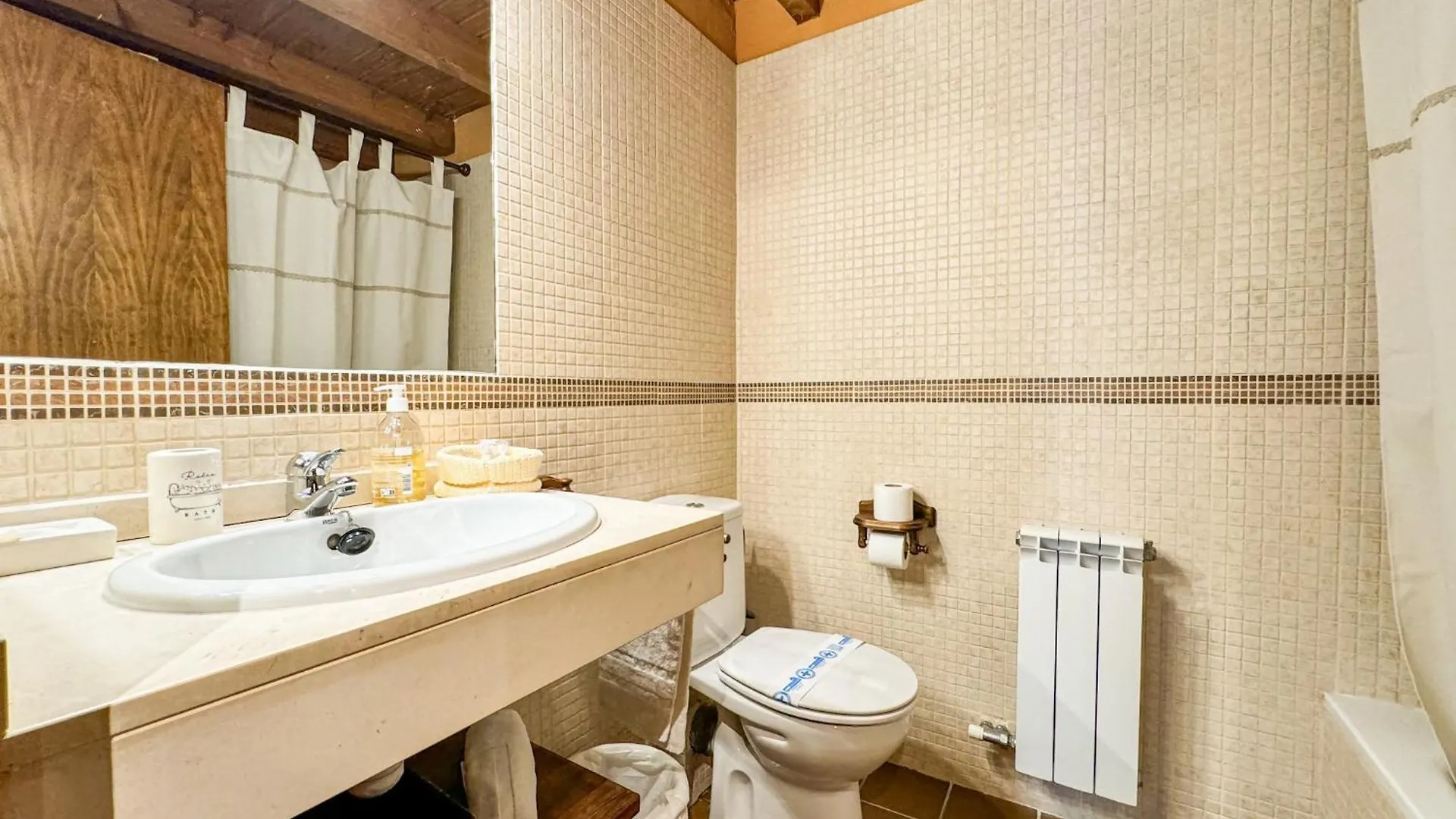 شقة Duplex Moixero Escapada En La Montana بُويكثيرذا 0*,